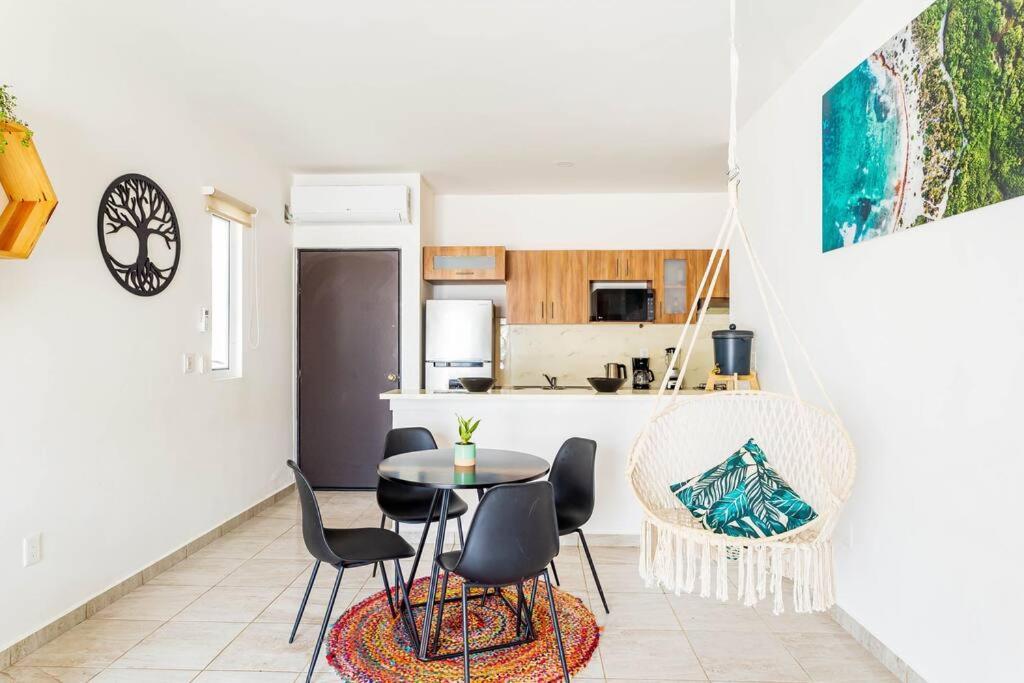 Lovely Cozy Apt W/Pool 2 Bedrooms. Great Location! Пуэрто-Морелос Экстерьер фото
